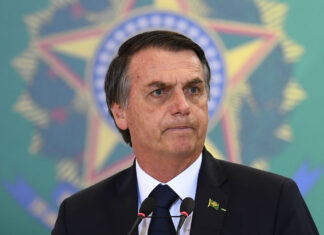 Bolsonaro promueve su nueva cuenta en Telegram tras veto de Twitter a Trump
