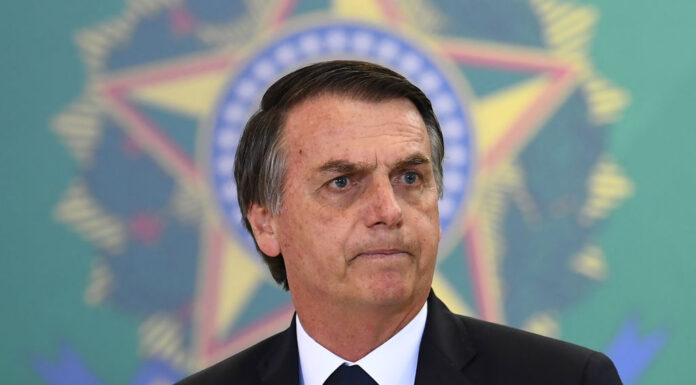 Bolsonaro promueve su nueva cuenta en Telegram tras veto de Twitter a Trump